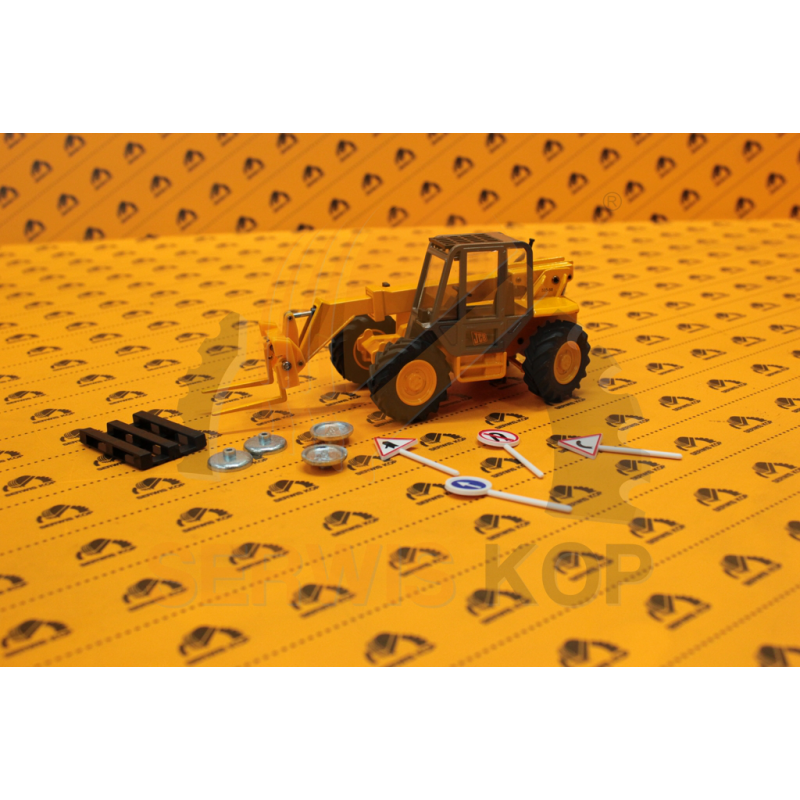 Модель телескопического погрузчика-масштаб 1:35