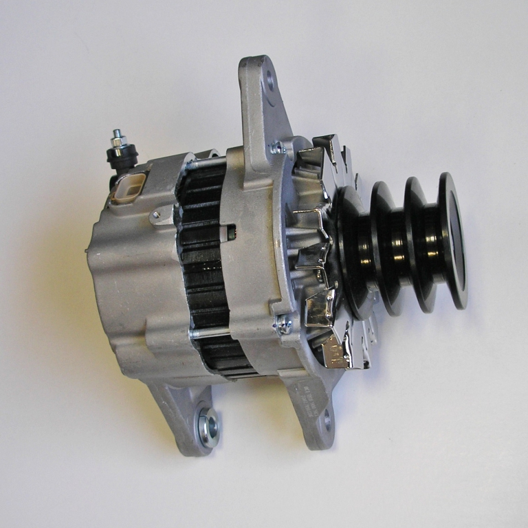 Генератор New Holland E135SR / 24V - 50A