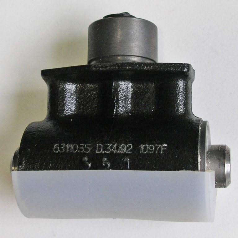 Тормозной цилиндр левый Fermec 860 SE