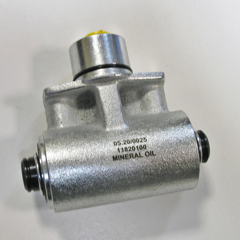 Тормозной цилиндр левый Fermec 860 SE