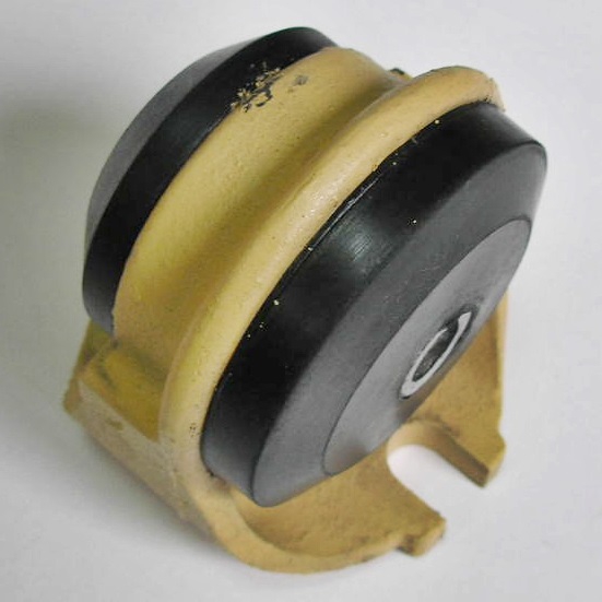 Подушка двигателя Liebherr A 900 / A 316