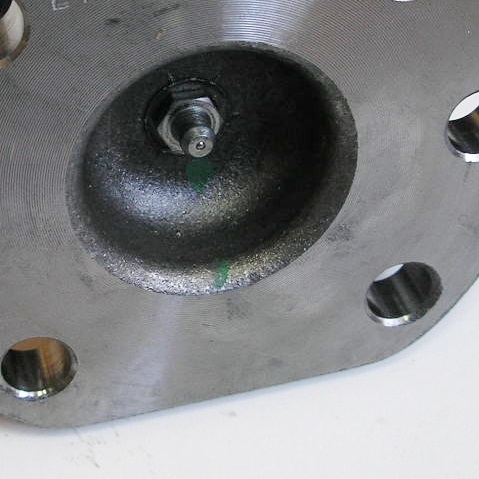 Нижний шарнирный шарнир New Holland 1333